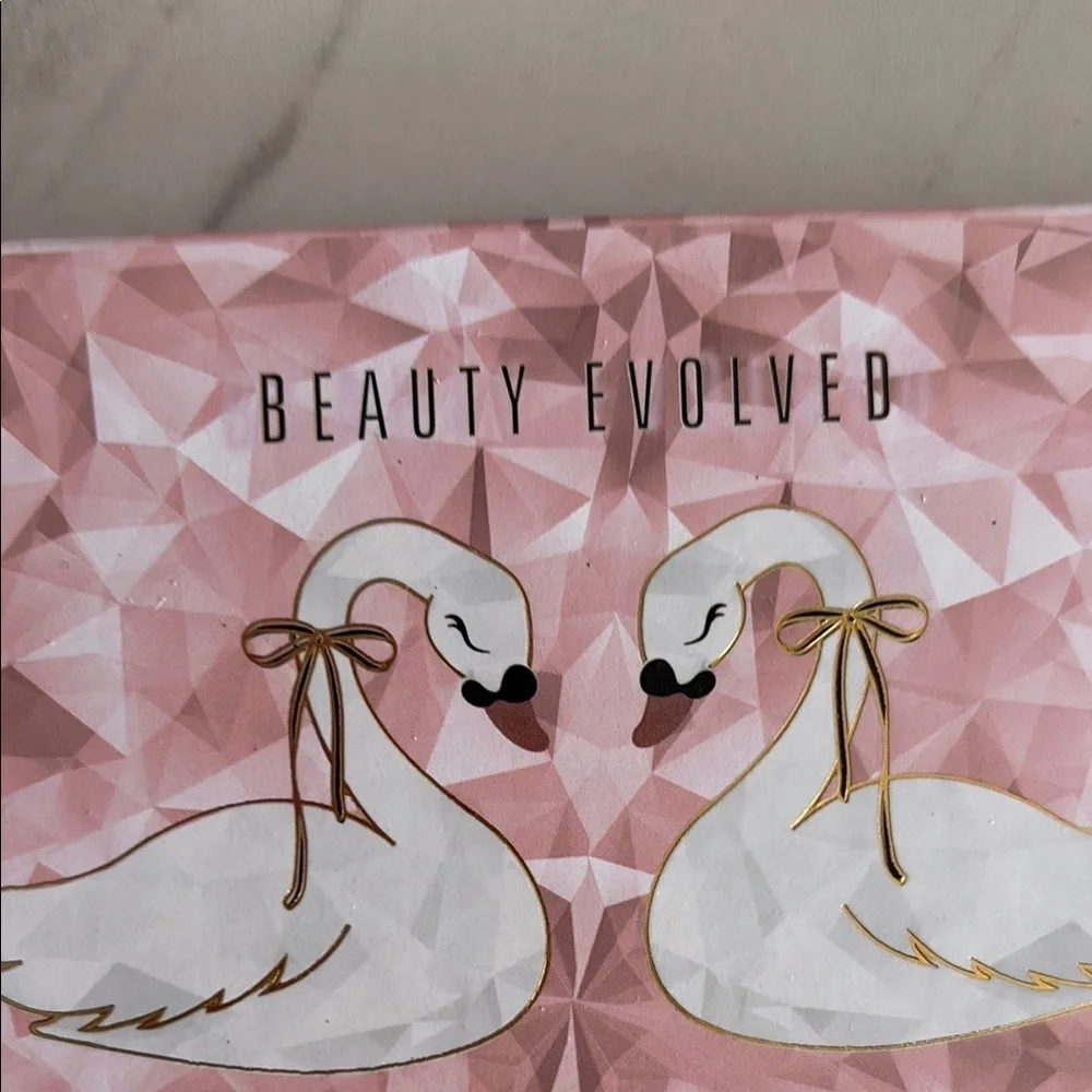 Luminous Legends Eyeshadow Palette - Pink and Gold new but mirror cracked